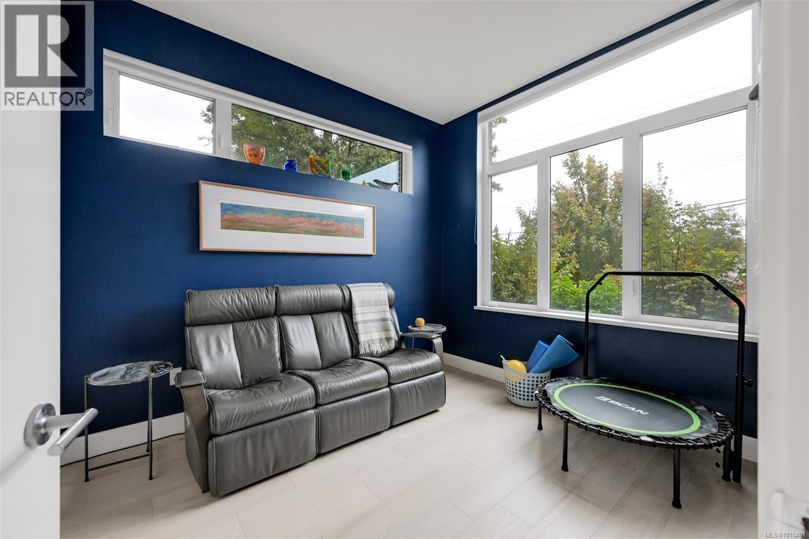 107 1216 Carlisle Ave, Esquimalt