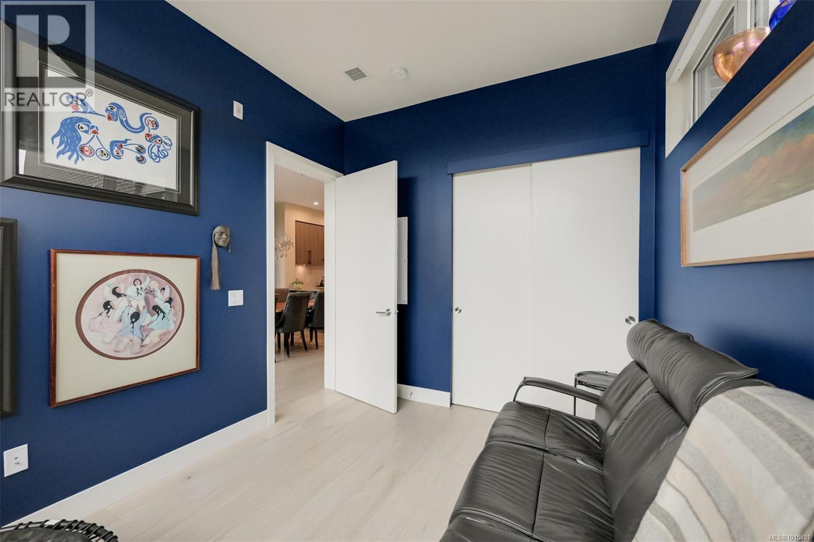 107 1216 Carlisle Ave, Esquimalt