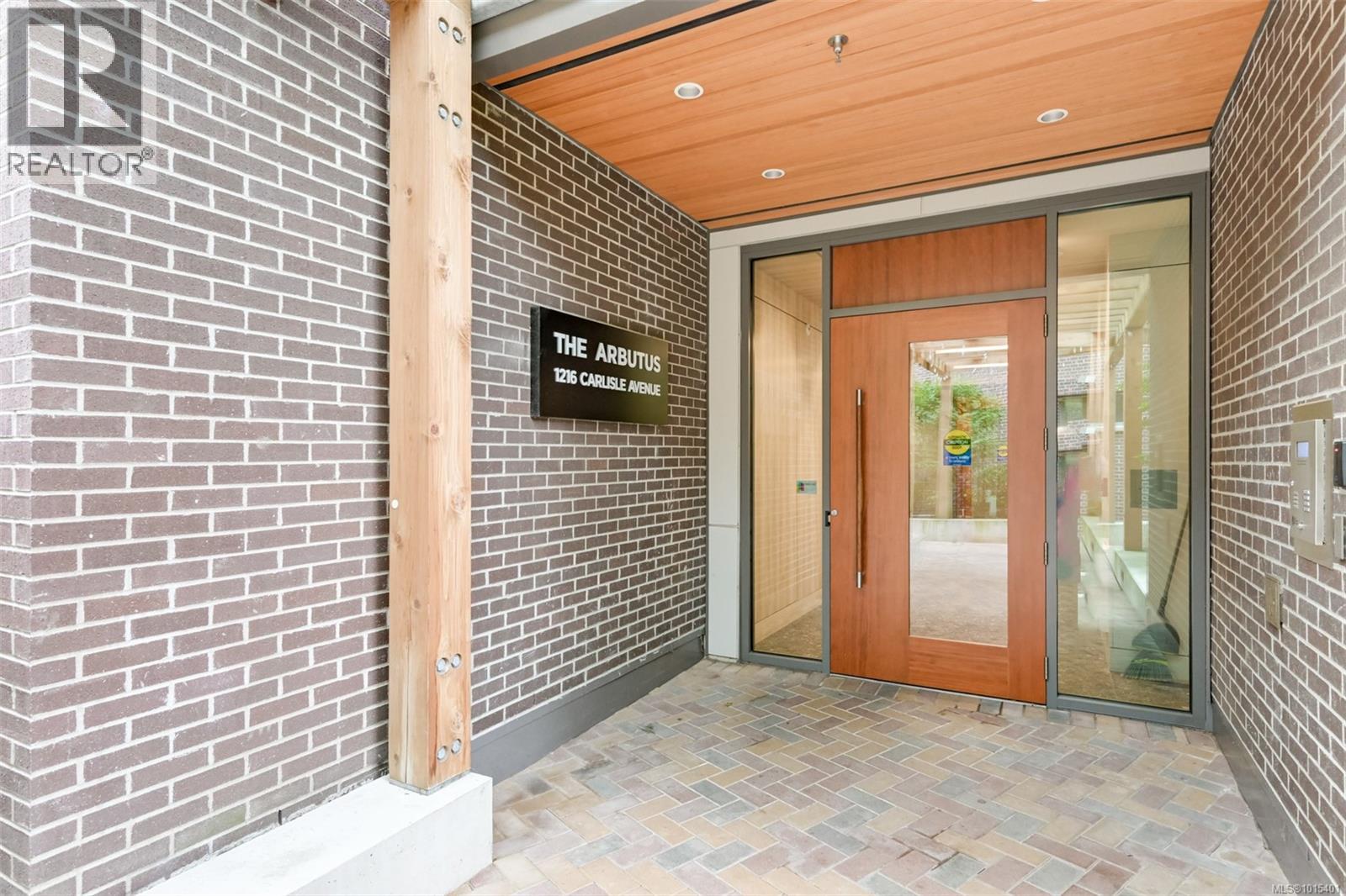 107 1216 Carlisle Ave, Esquimalt