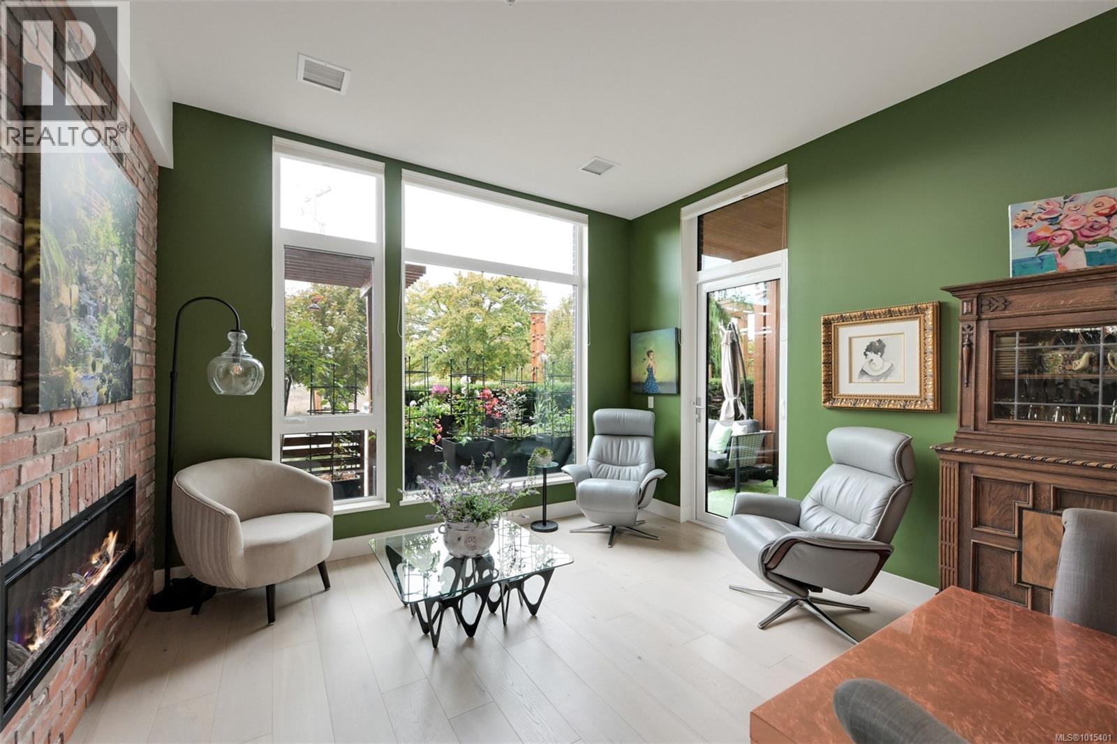 107 1216 Carlisle Ave, Esquimalt
