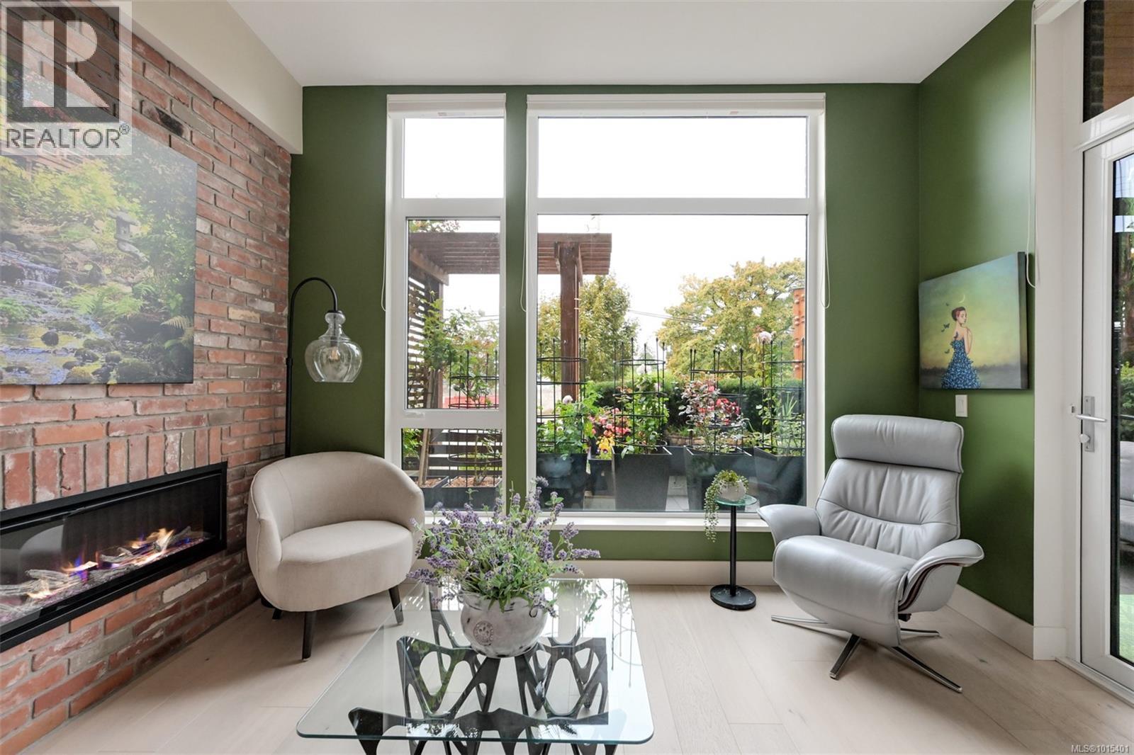 107 1216 Carlisle Ave, Esquimalt