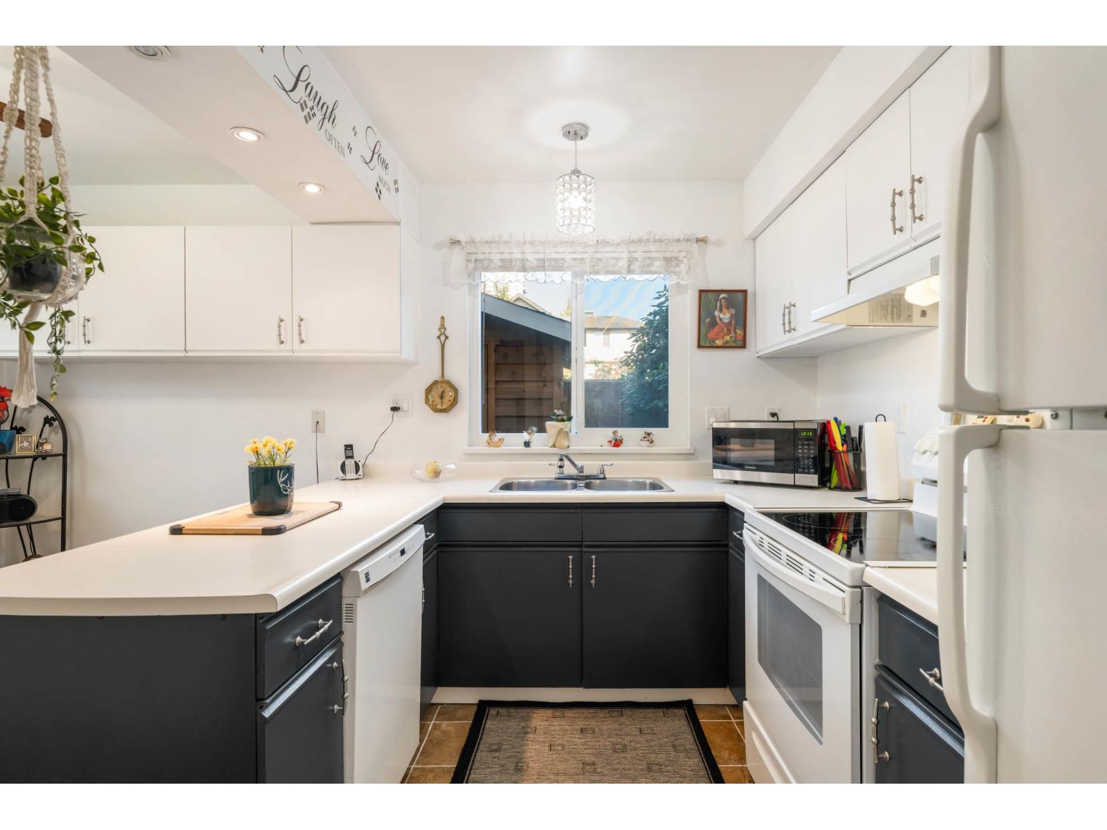 1 14820 100 AVENUE, Surrey