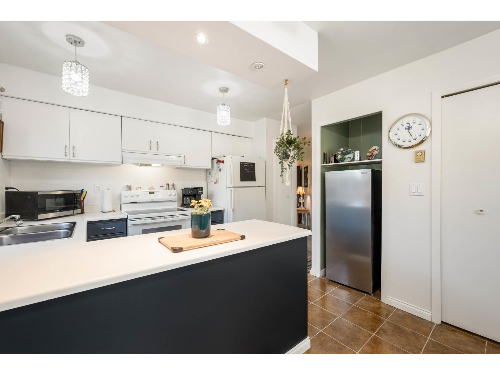 1 14820 100 AVENUE, Surrey