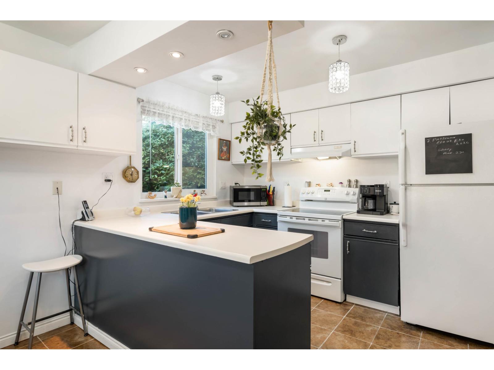 1 14820 100 AVENUE, Surrey