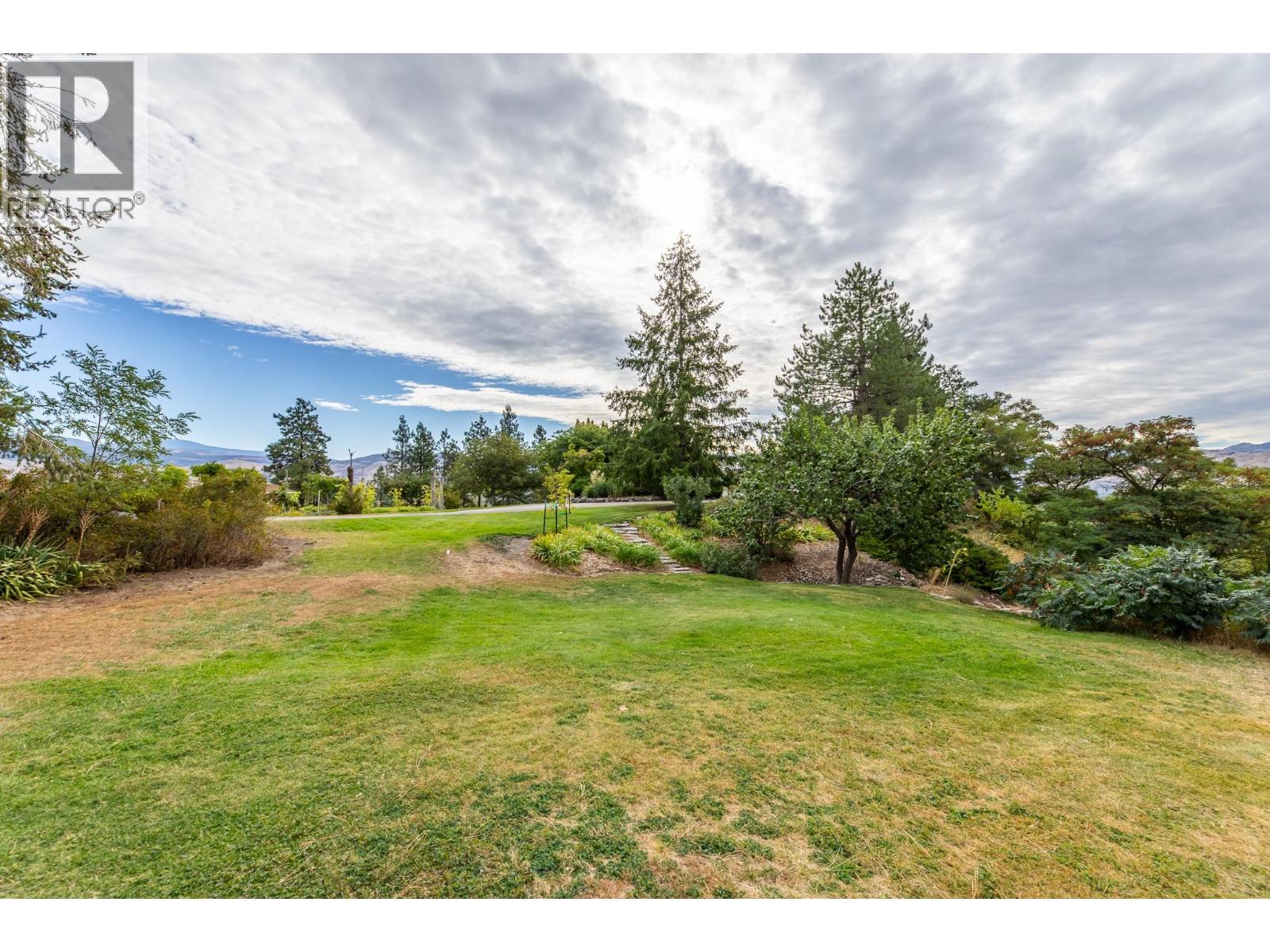101 Knippelberg Road, Oliver