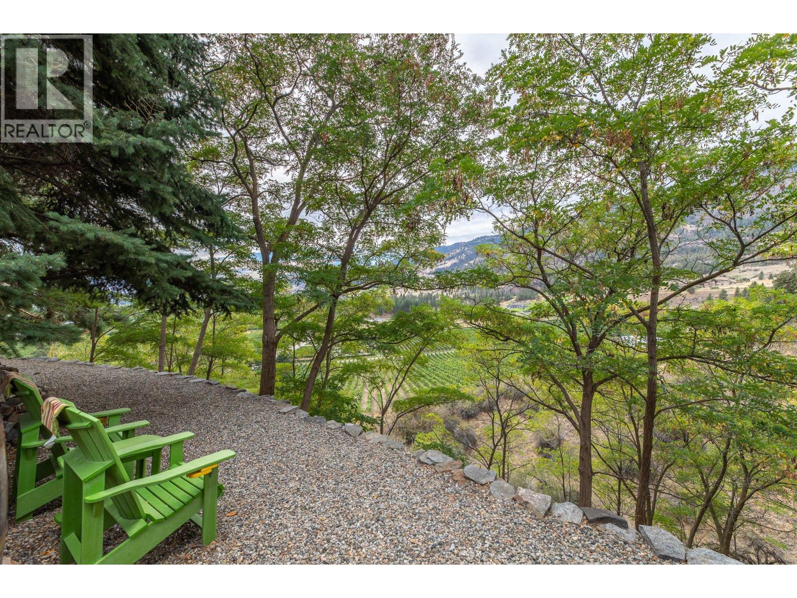 101 Knippelberg Road, Oliver