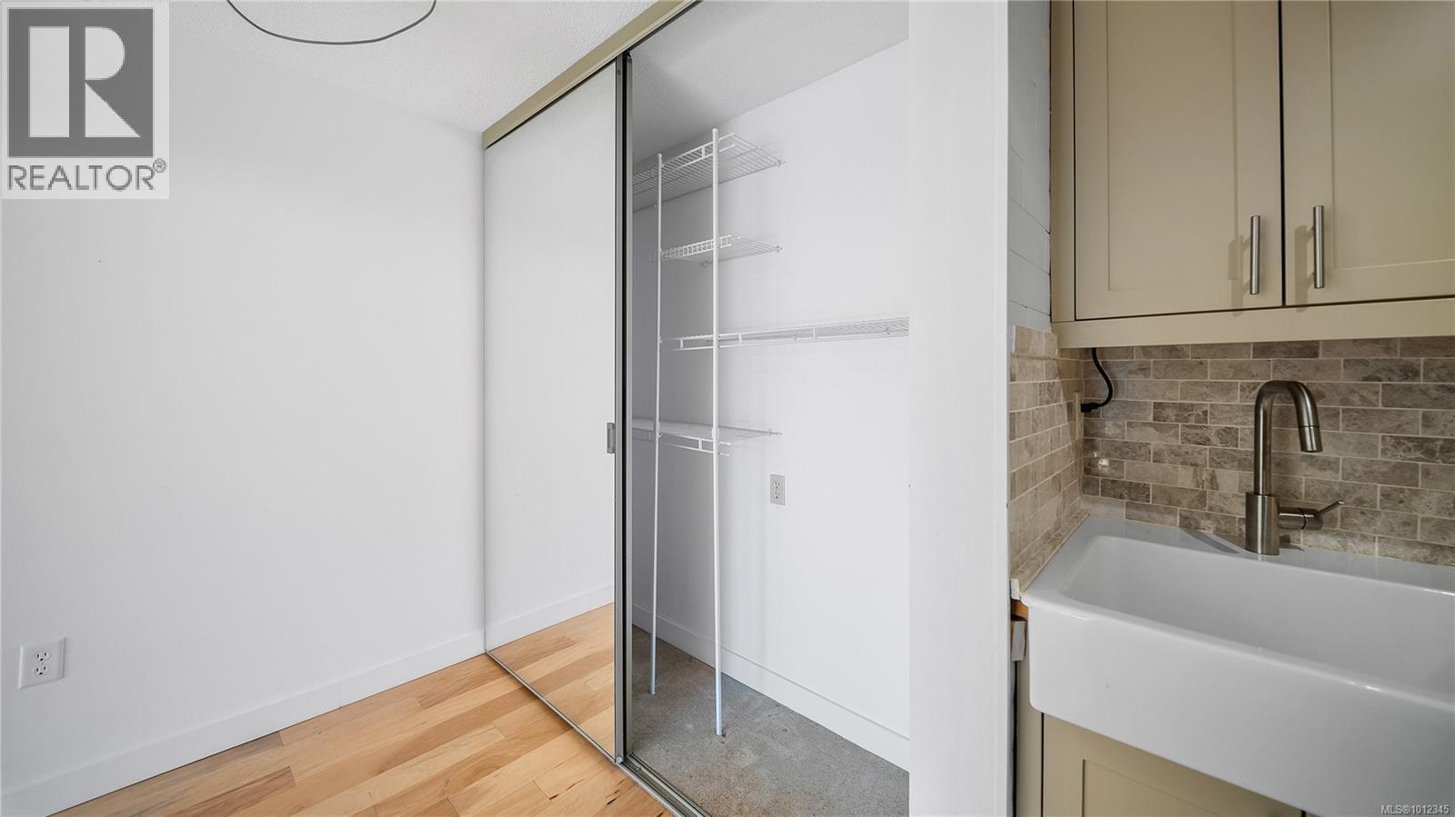 108 103 Gorge Road East, Victoria