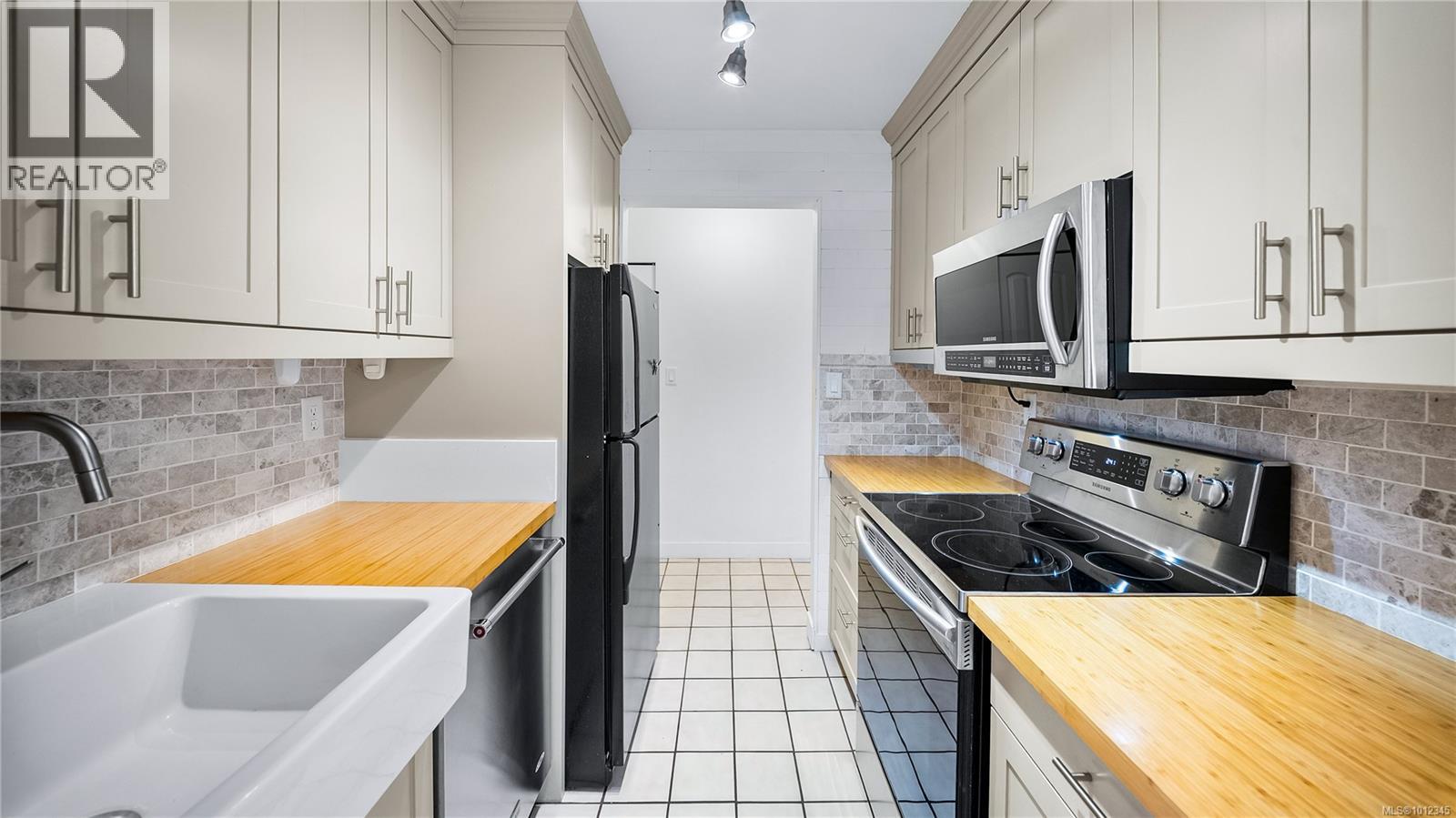 108 103 Gorge Road East, Victoria