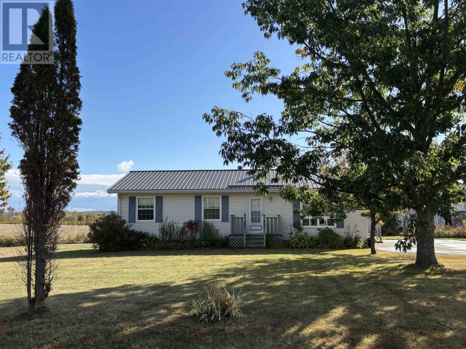 3592 Trans Canada Hwy