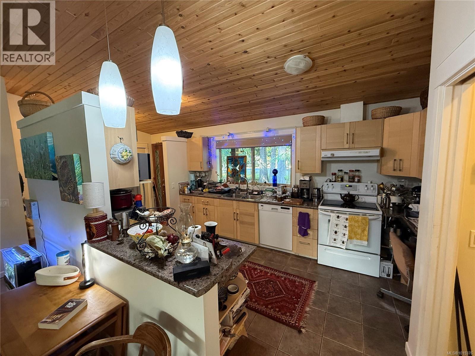2623 Yardarm Rd, Pender Island