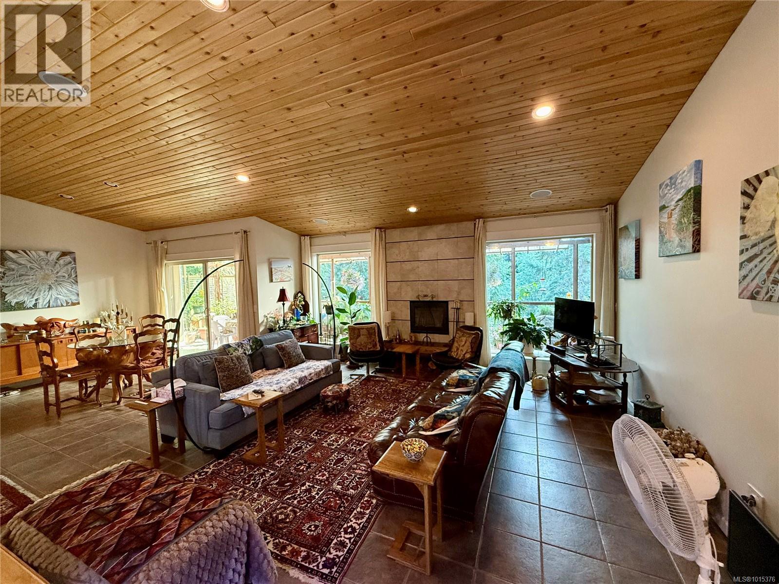 2623 Yardarm Rd, Pender Island