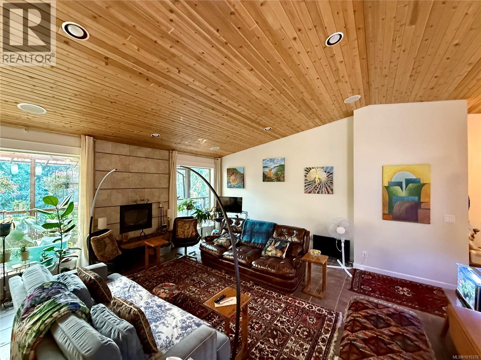 2623 Yardarm Rd, Pender Island