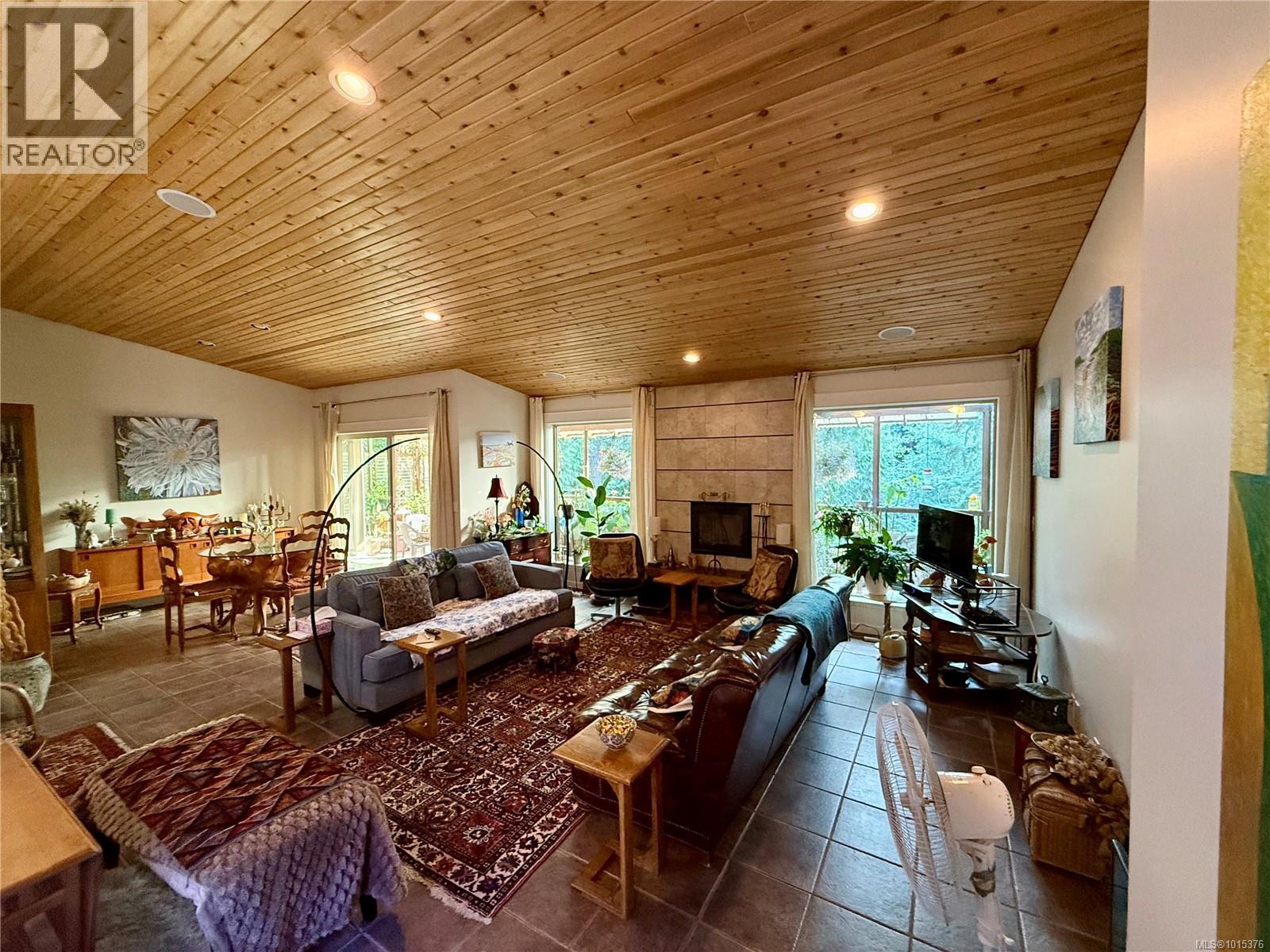 2623 Yardarm Rd, Pender Island