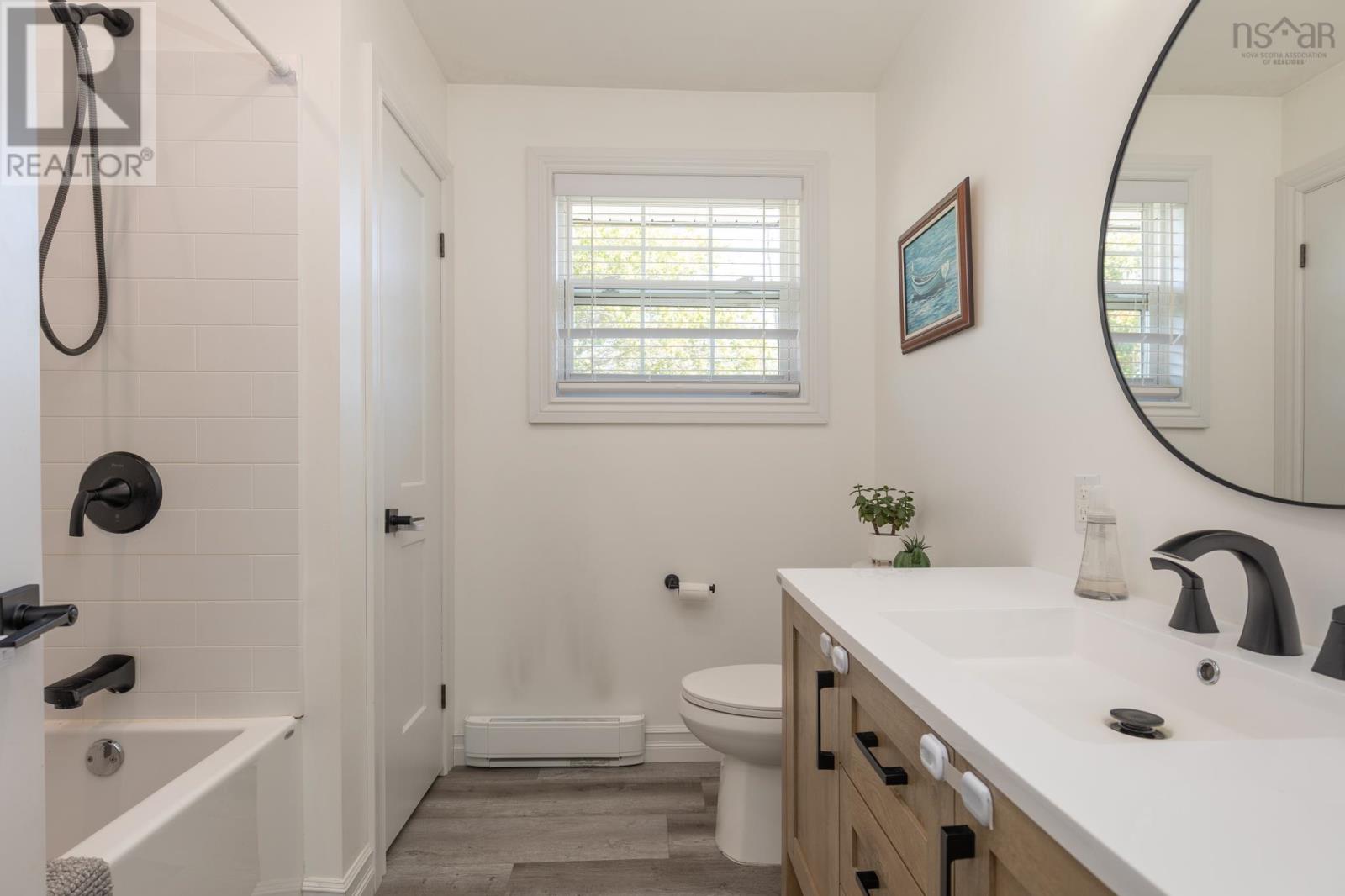 Property 20 of 34 of 309 Highway 330