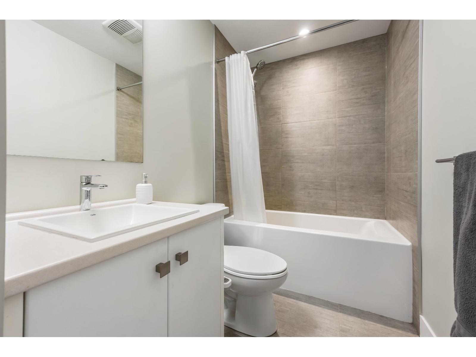 308 1948 NORTH PARALLEL ROAD, Abbotsford