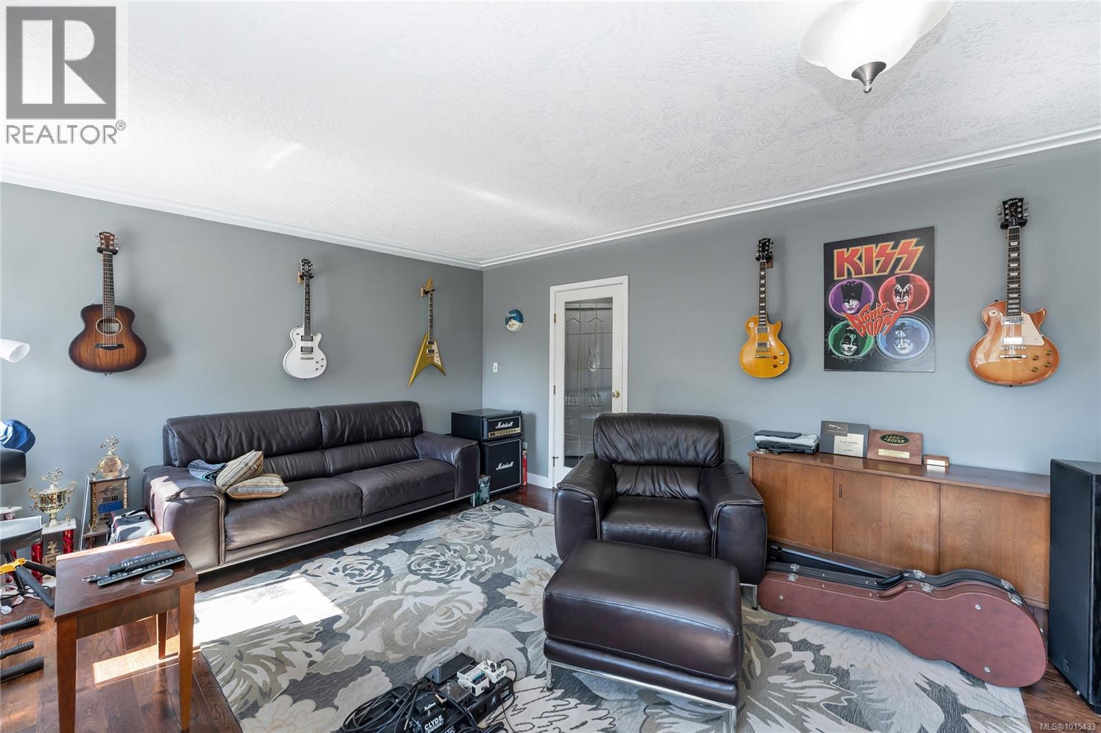 505 Windthrop Rd, Colwood