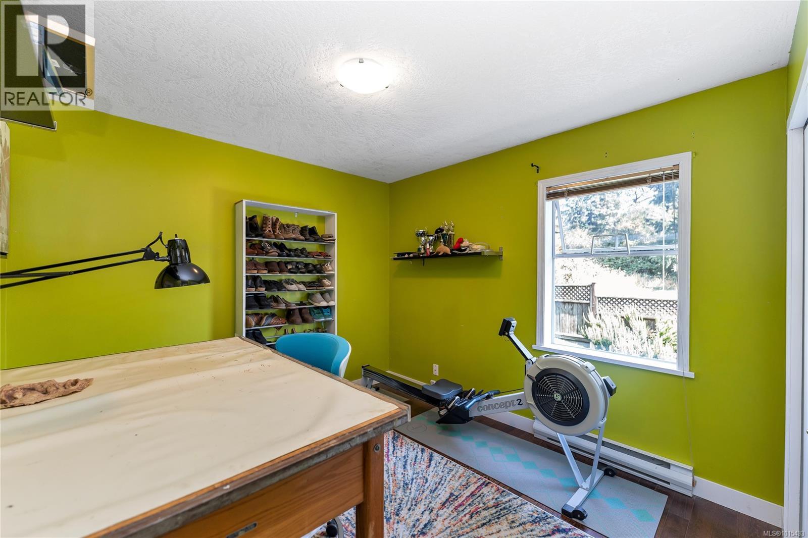 505 Windthrop Rd, Colwood
