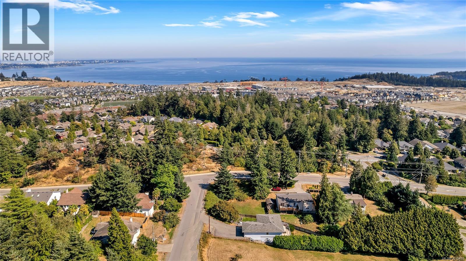 505 Windthrop Rd, Colwood