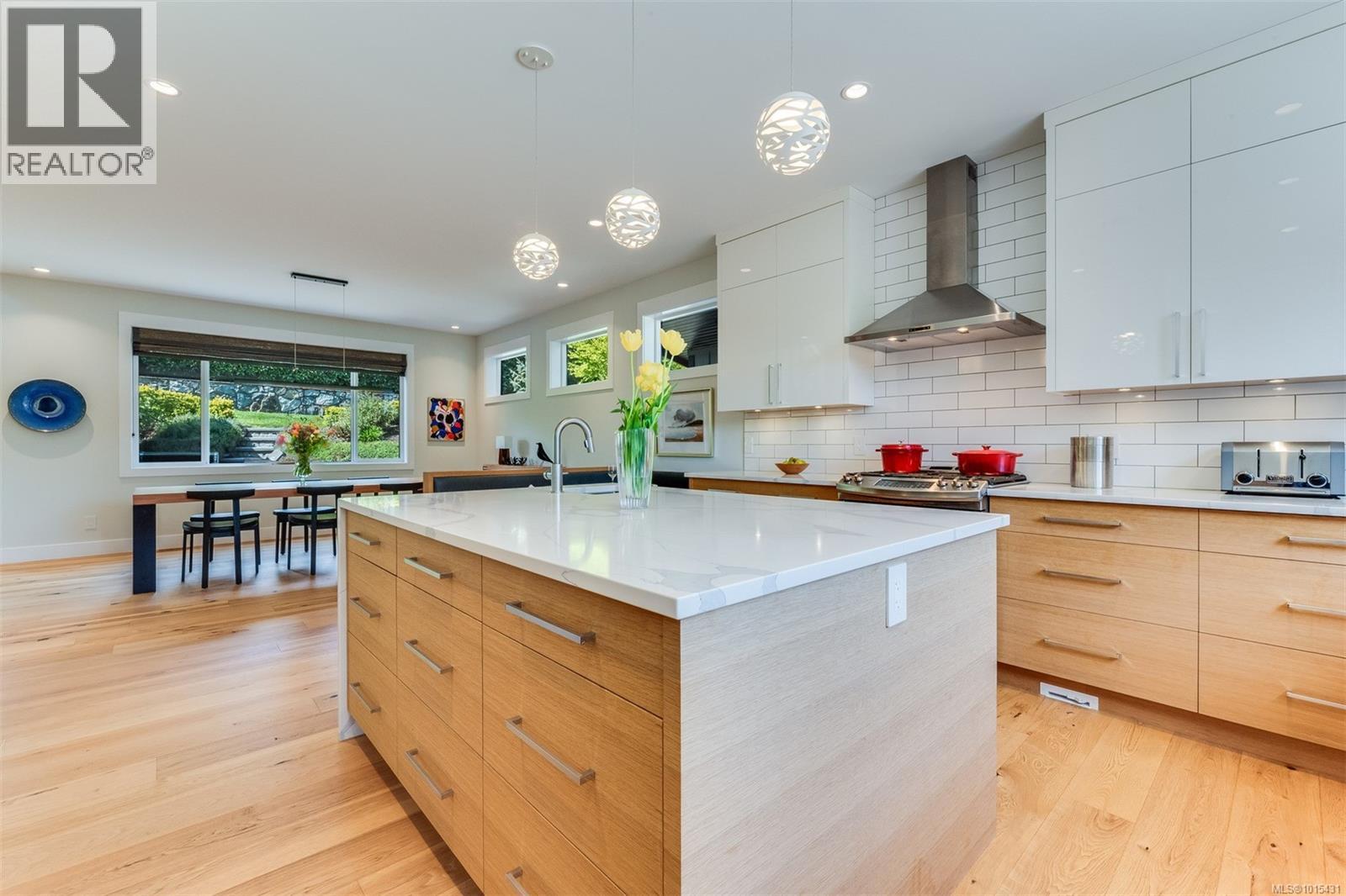  8660 Richland Place, North Saanich