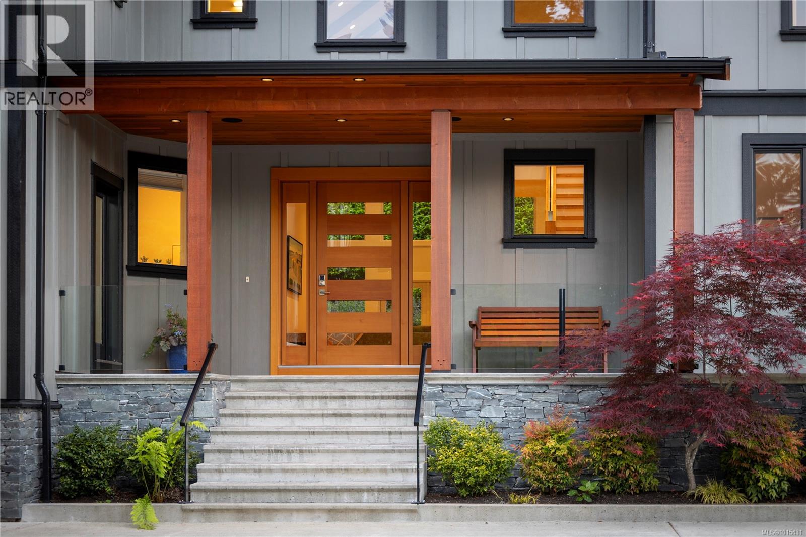  8660 Richland Place, North Saanich