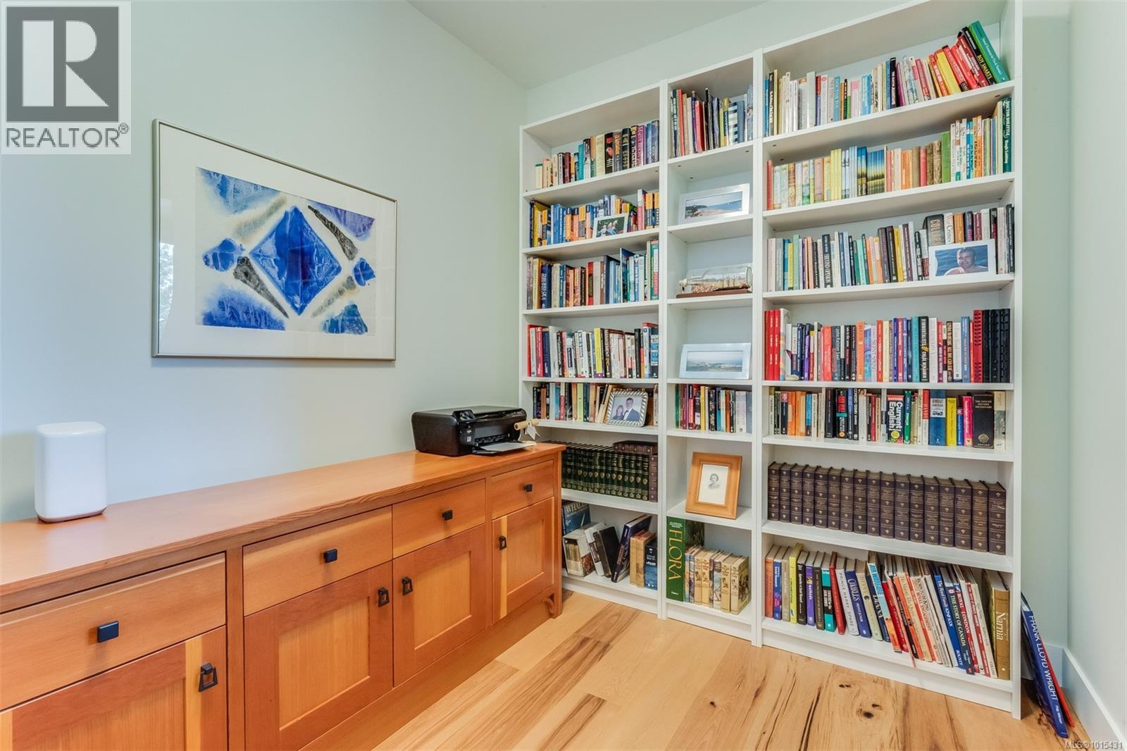  8660 Richland Place, North Saanich