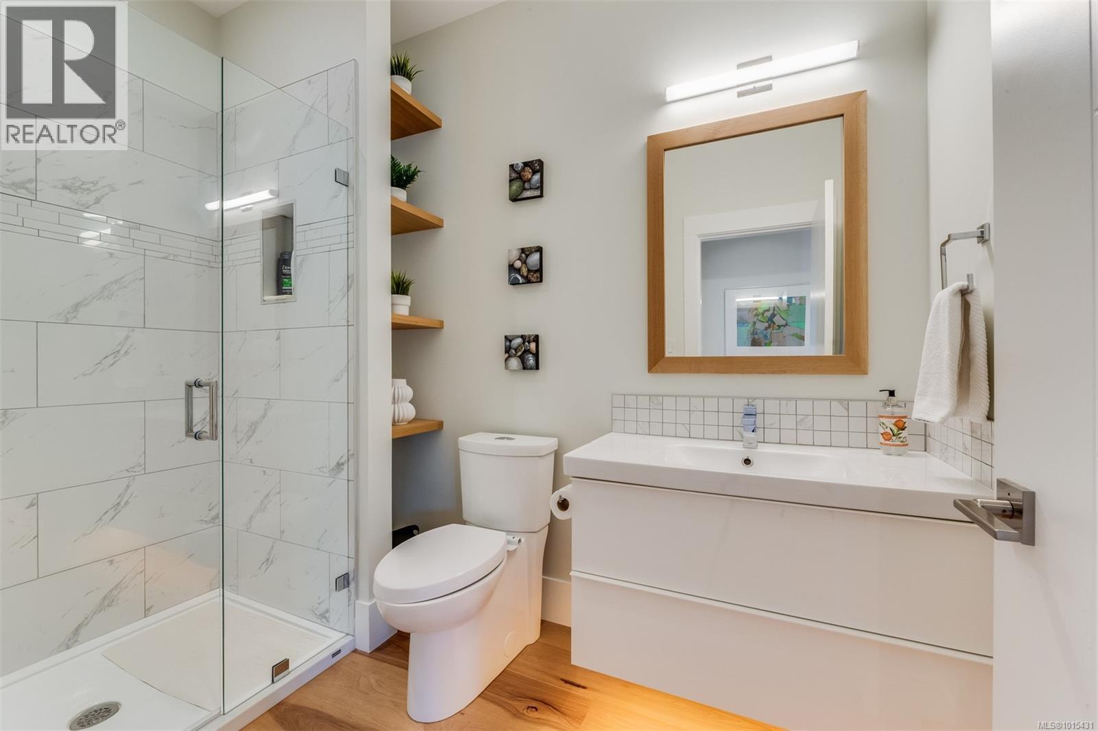  8660 Richland Place, North Saanich