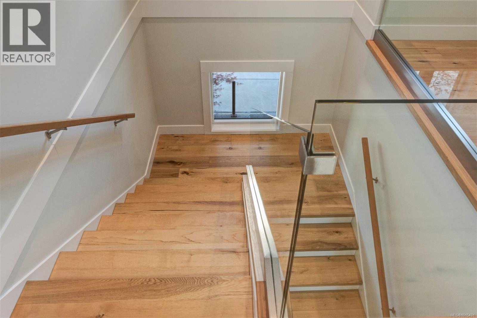  8660 Richland Place, North Saanich