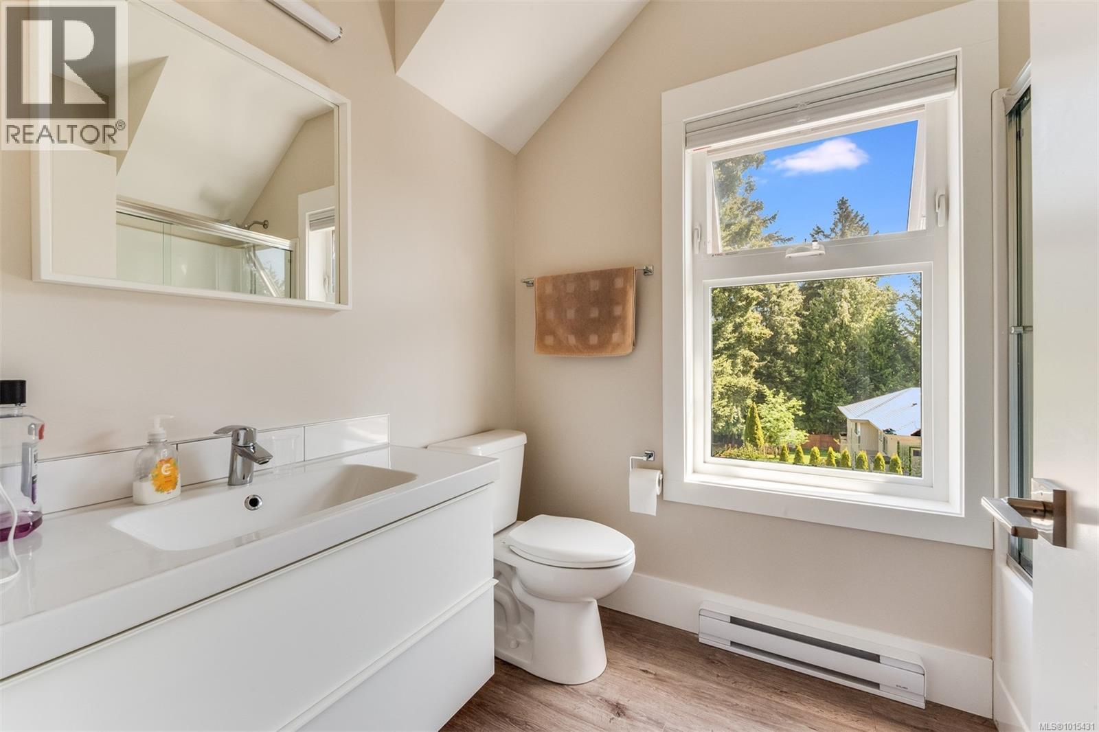  8660 Richland Place, North Saanich