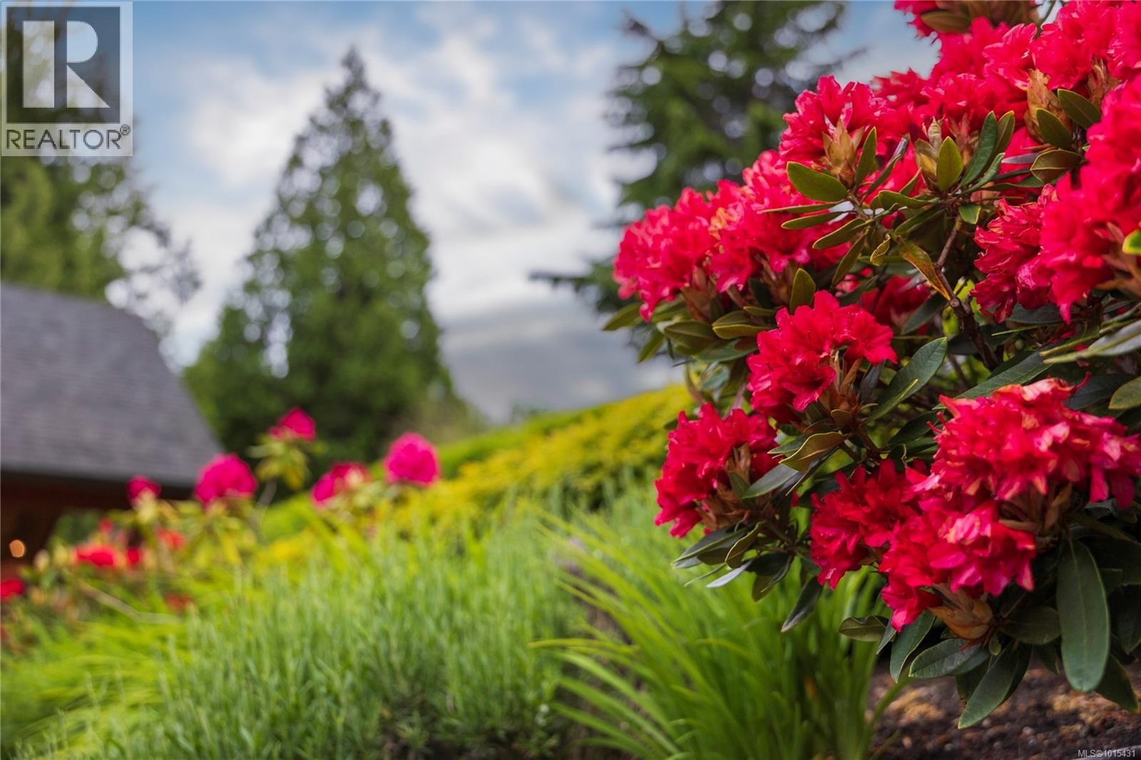  8660 Richland Place, North Saanich