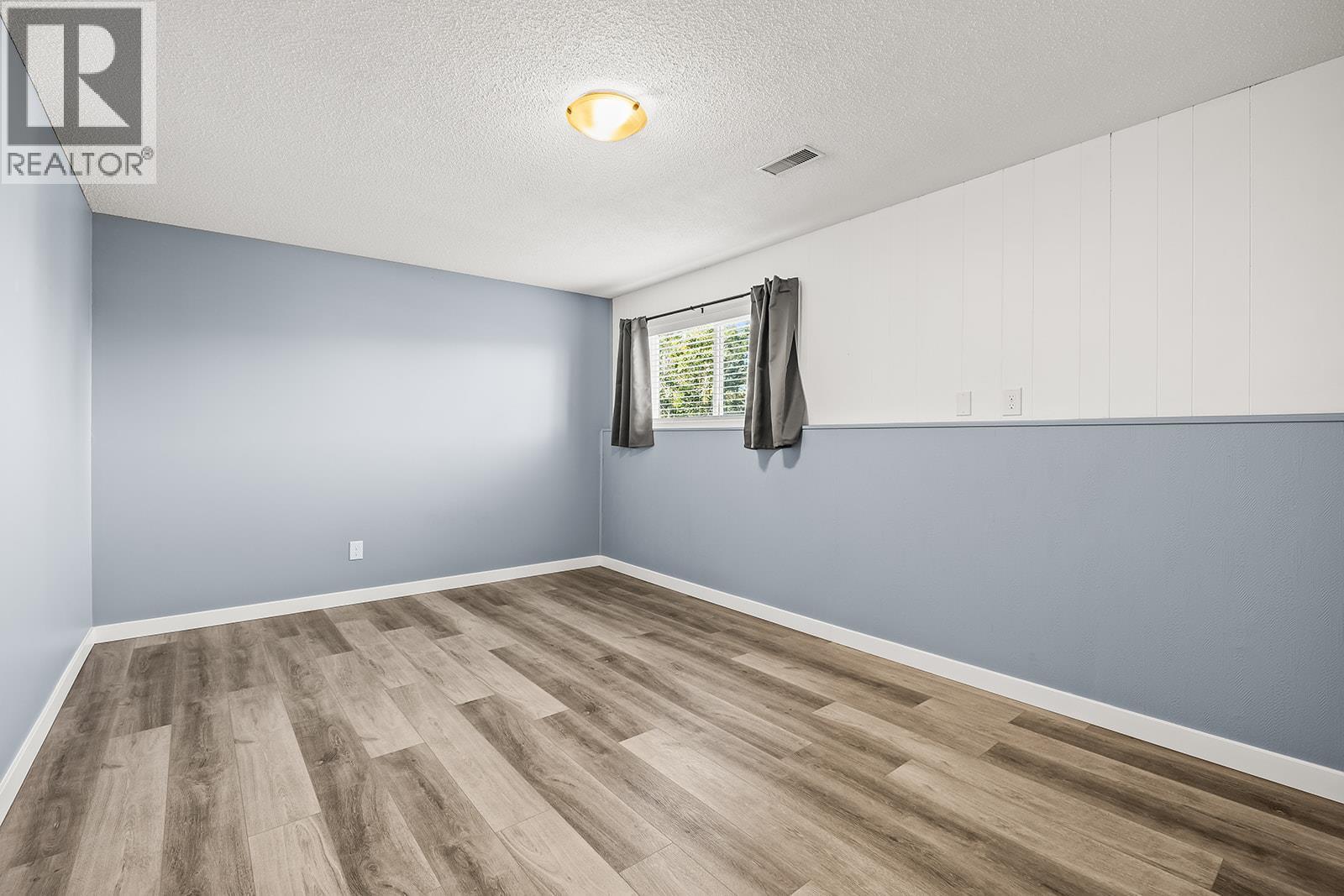 890 McKenzie Road, Kelowna