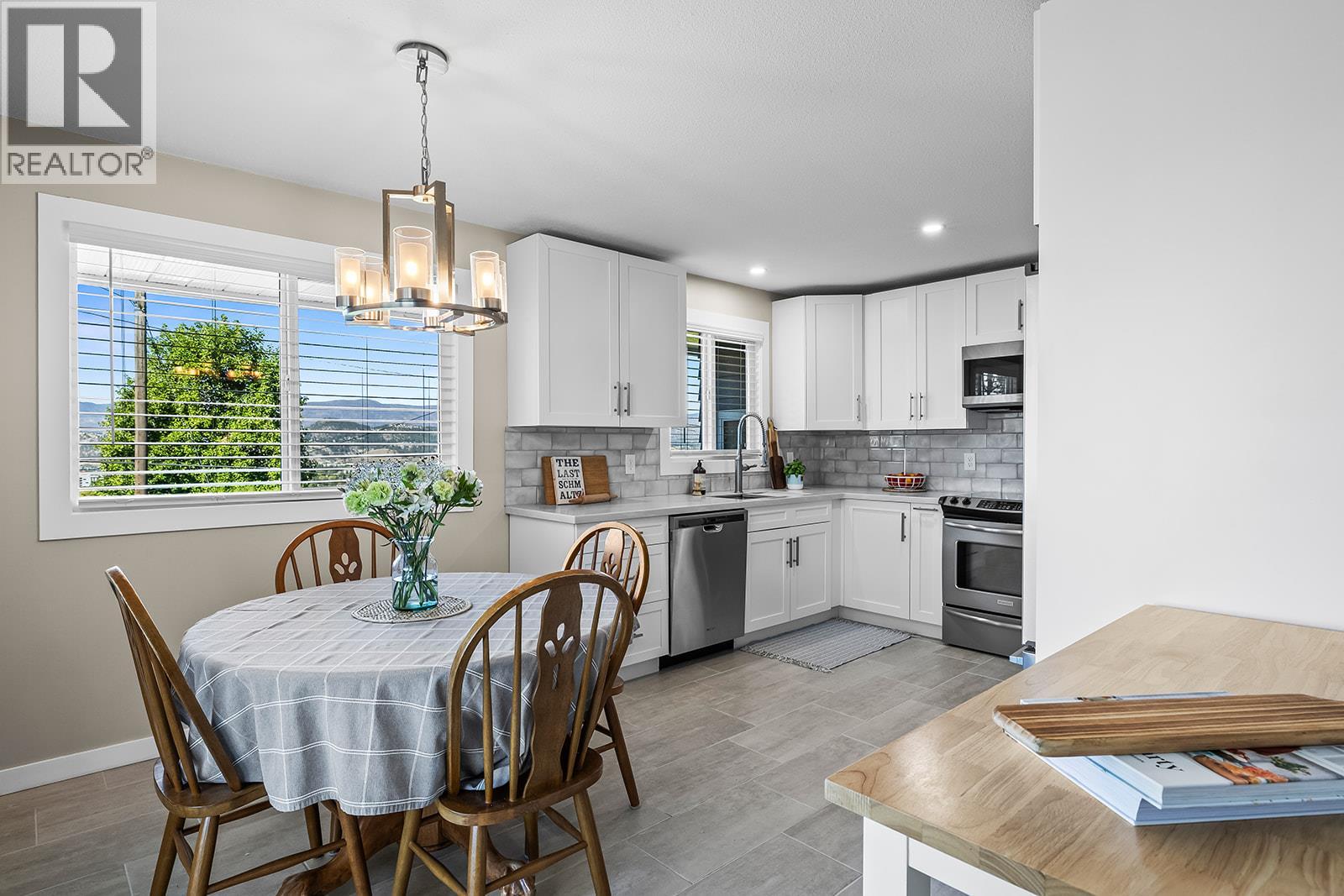 890 McKenzie Road, Kelowna