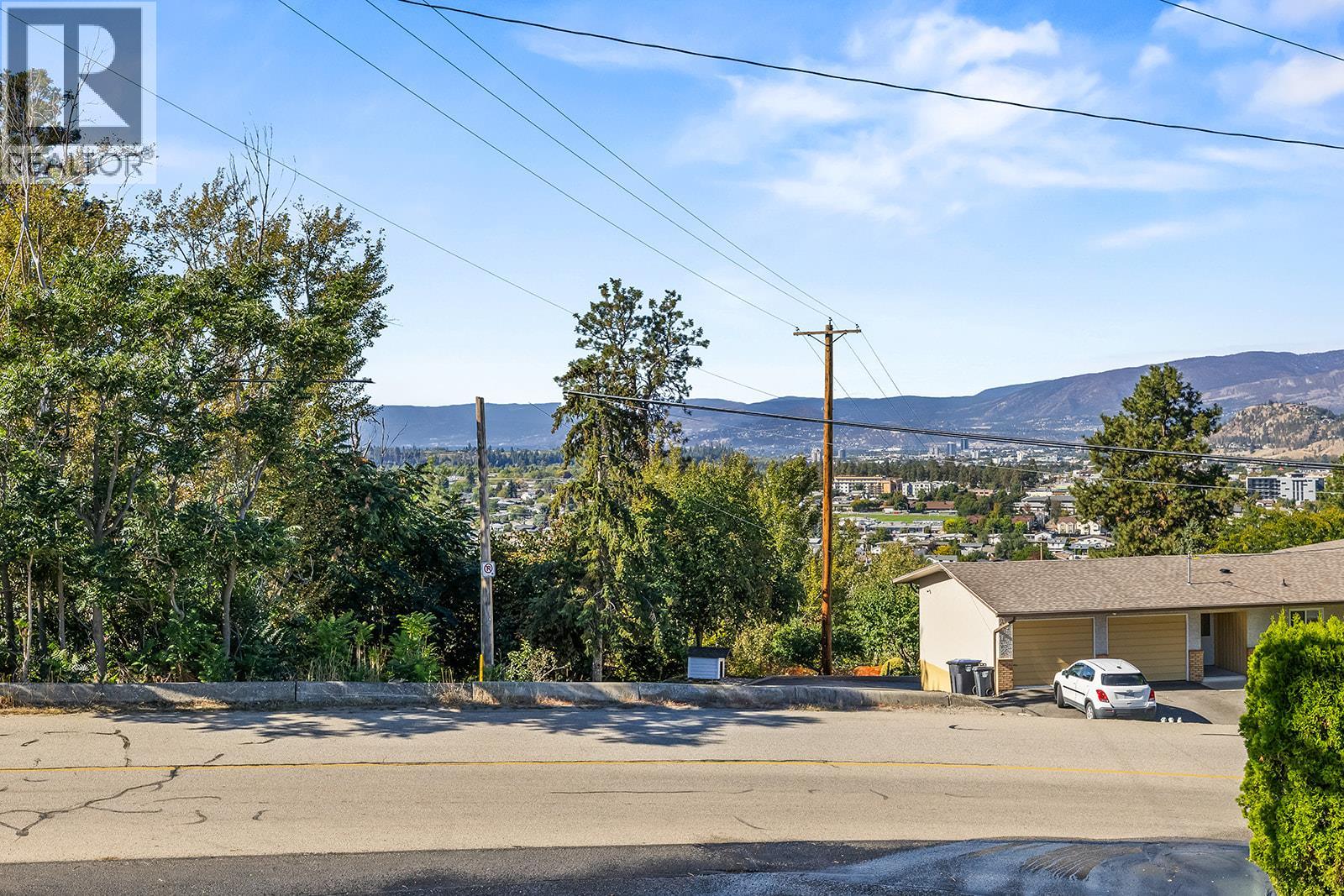 890 McKenzie Road, Kelowna