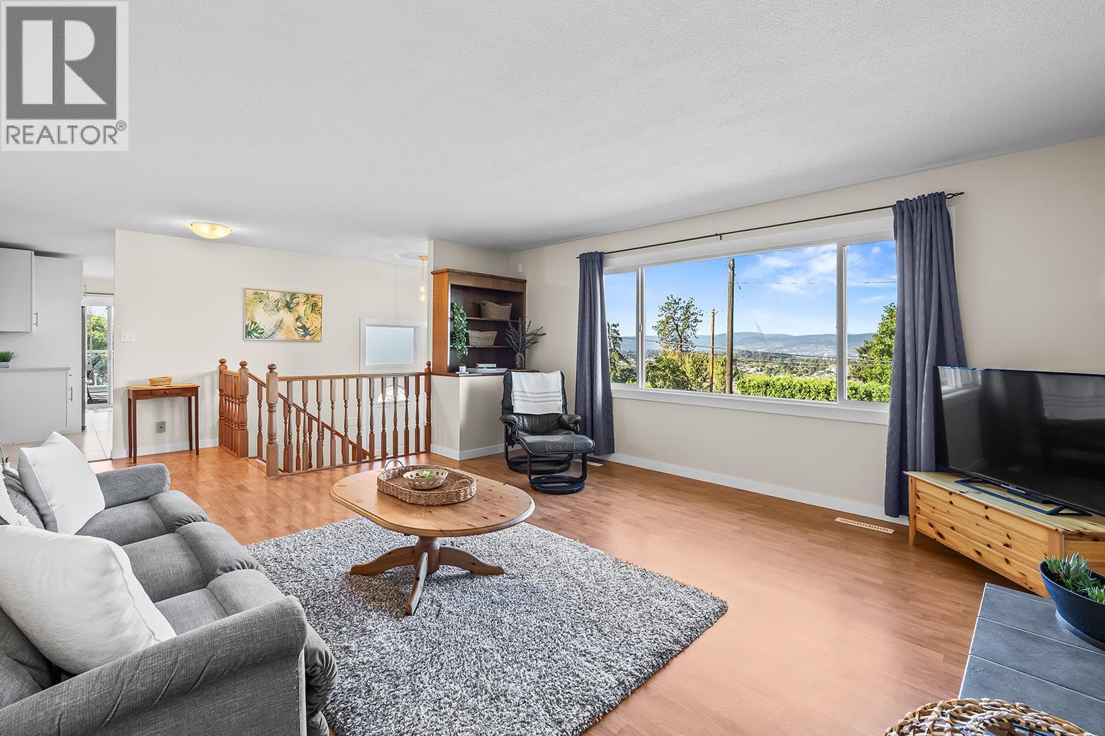 890 McKenzie Road, Kelowna