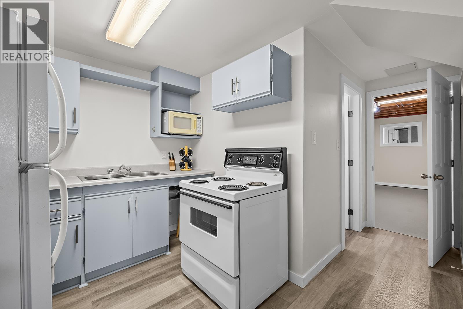 890 McKenzie Road, Kelowna