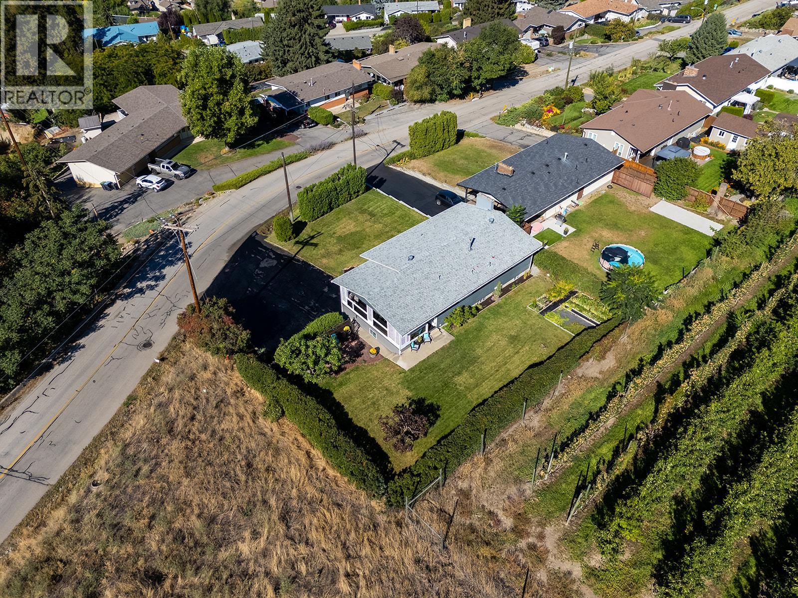 890 McKenzie Road, Kelowna
