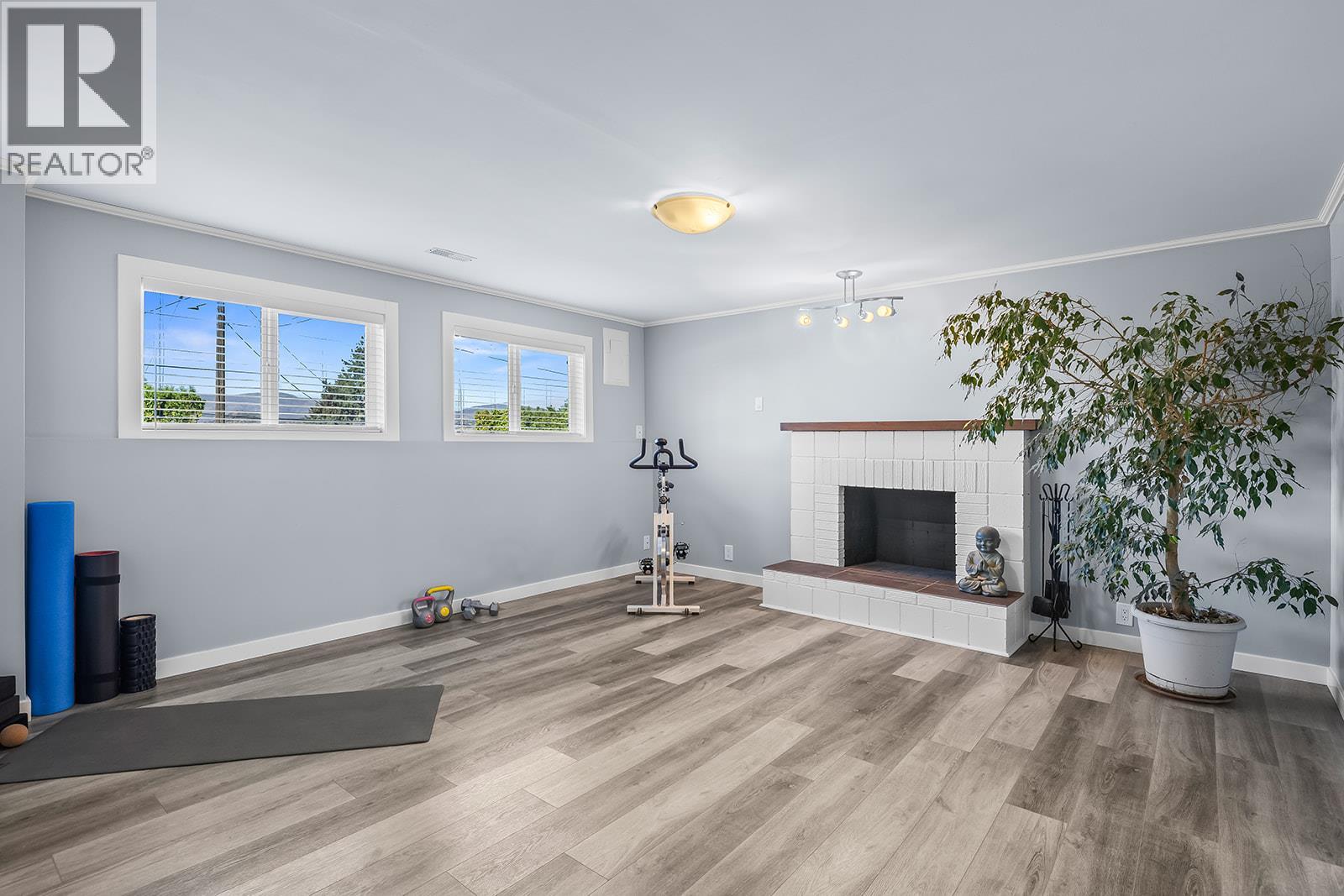 890 McKenzie Road, Kelowna