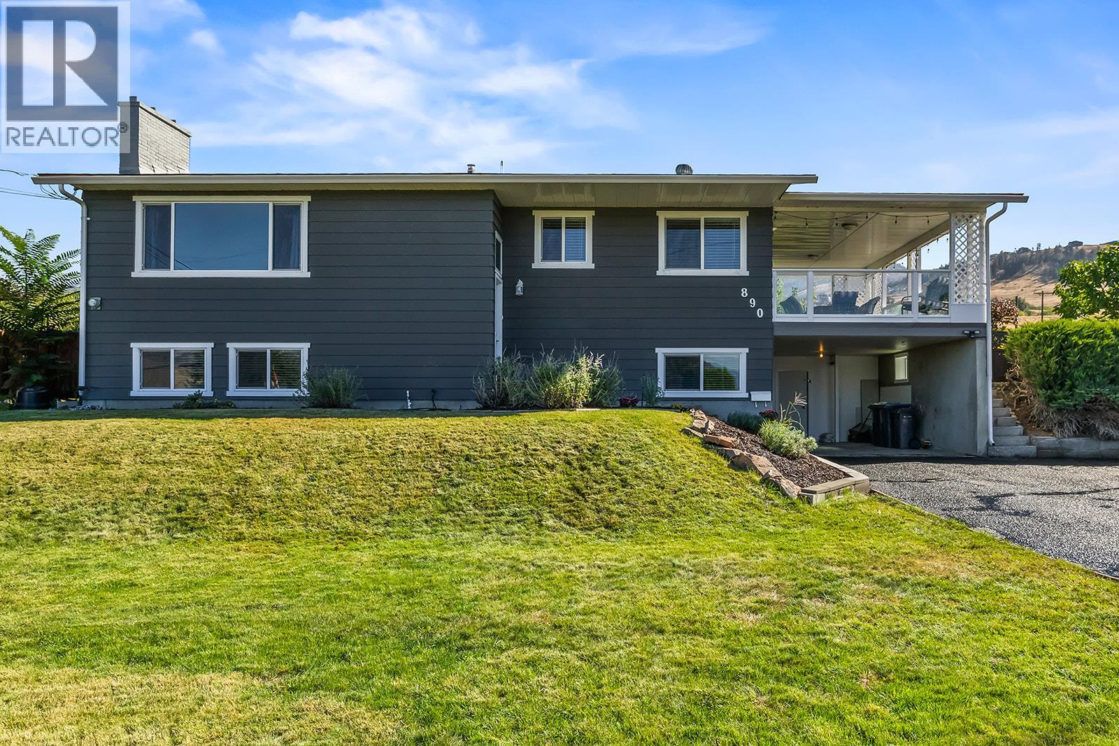 890 McKenzie Road, Kelowna