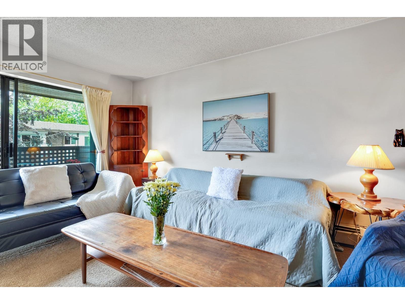 402 2215 DUNDAS STREET, Vancouver