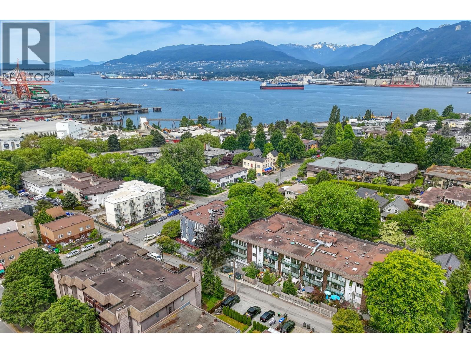 402 2215 DUNDAS STREET, Vancouver