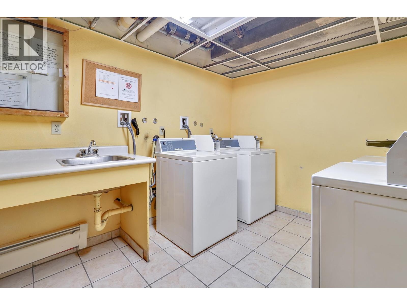 402 2215 DUNDAS STREET, Vancouver