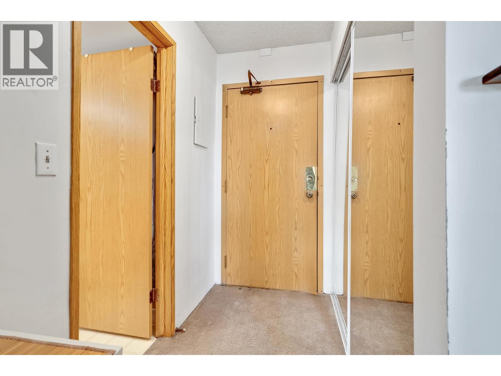 402 2215 DUNDAS STREET, Vancouver