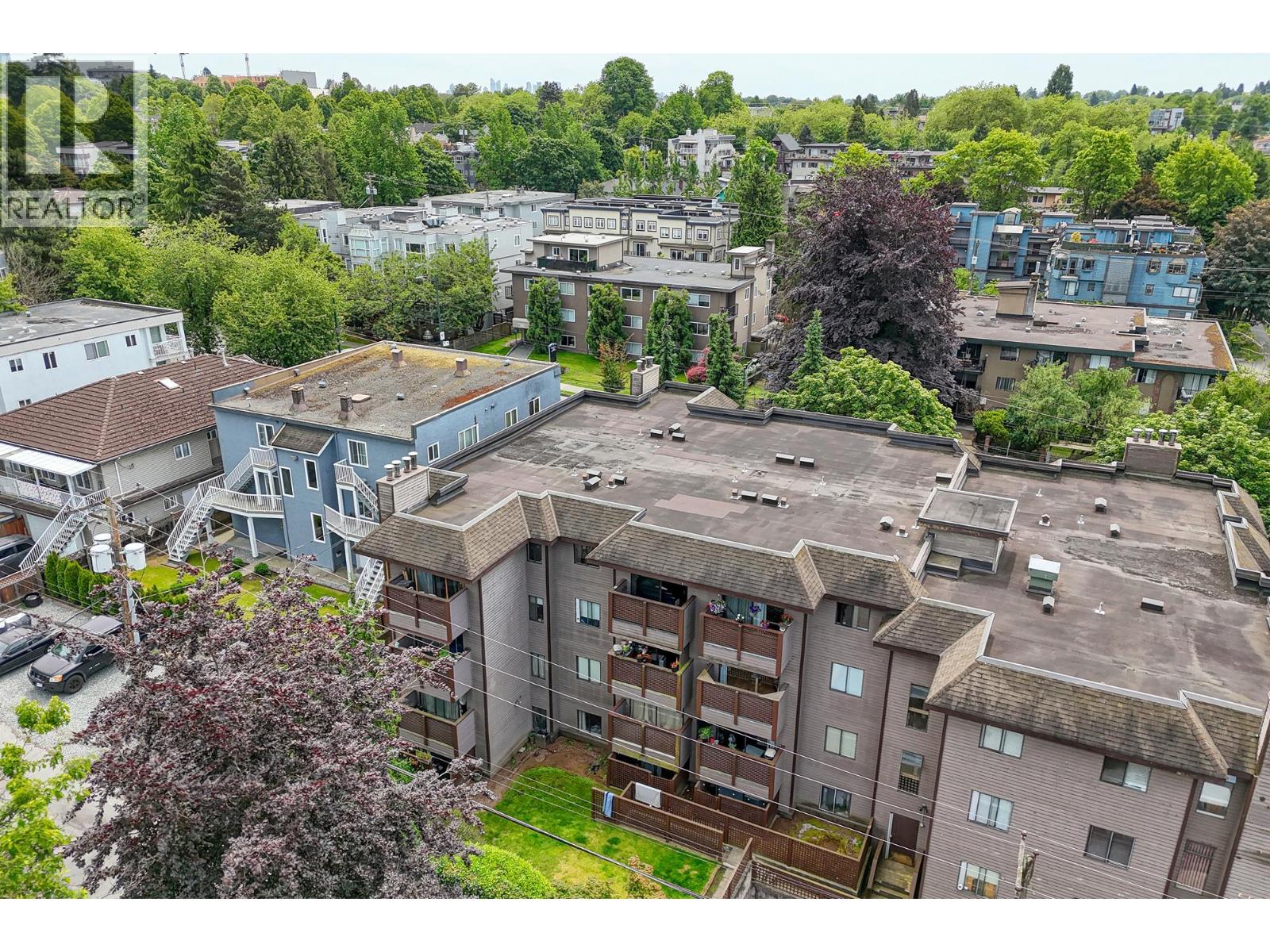 402 2215 DUNDAS STREET, Vancouver