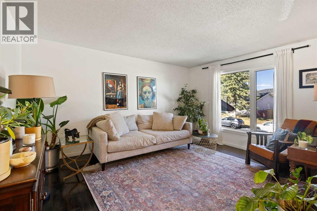 Single Family House Bungalow for Sale in  Castlebrook Way NE Castleridge Calgary 