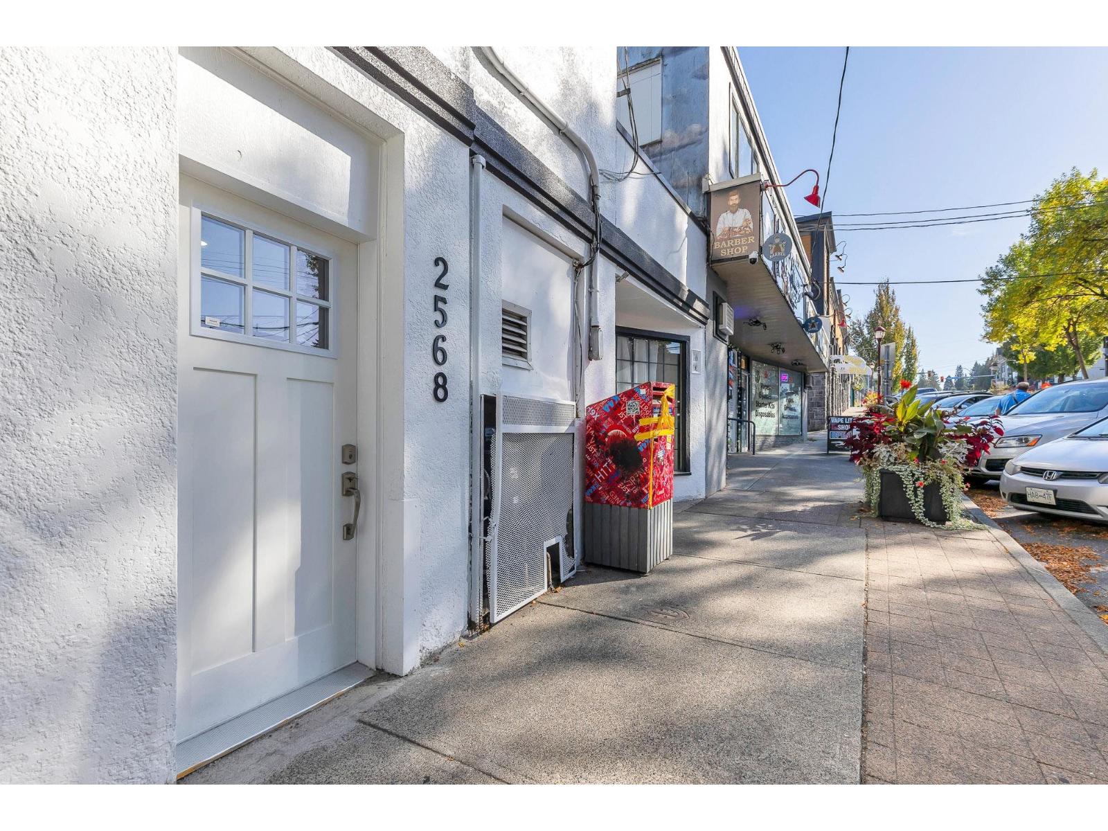 200 2568 MONTROSE AVENUE, ABBOTSFORD