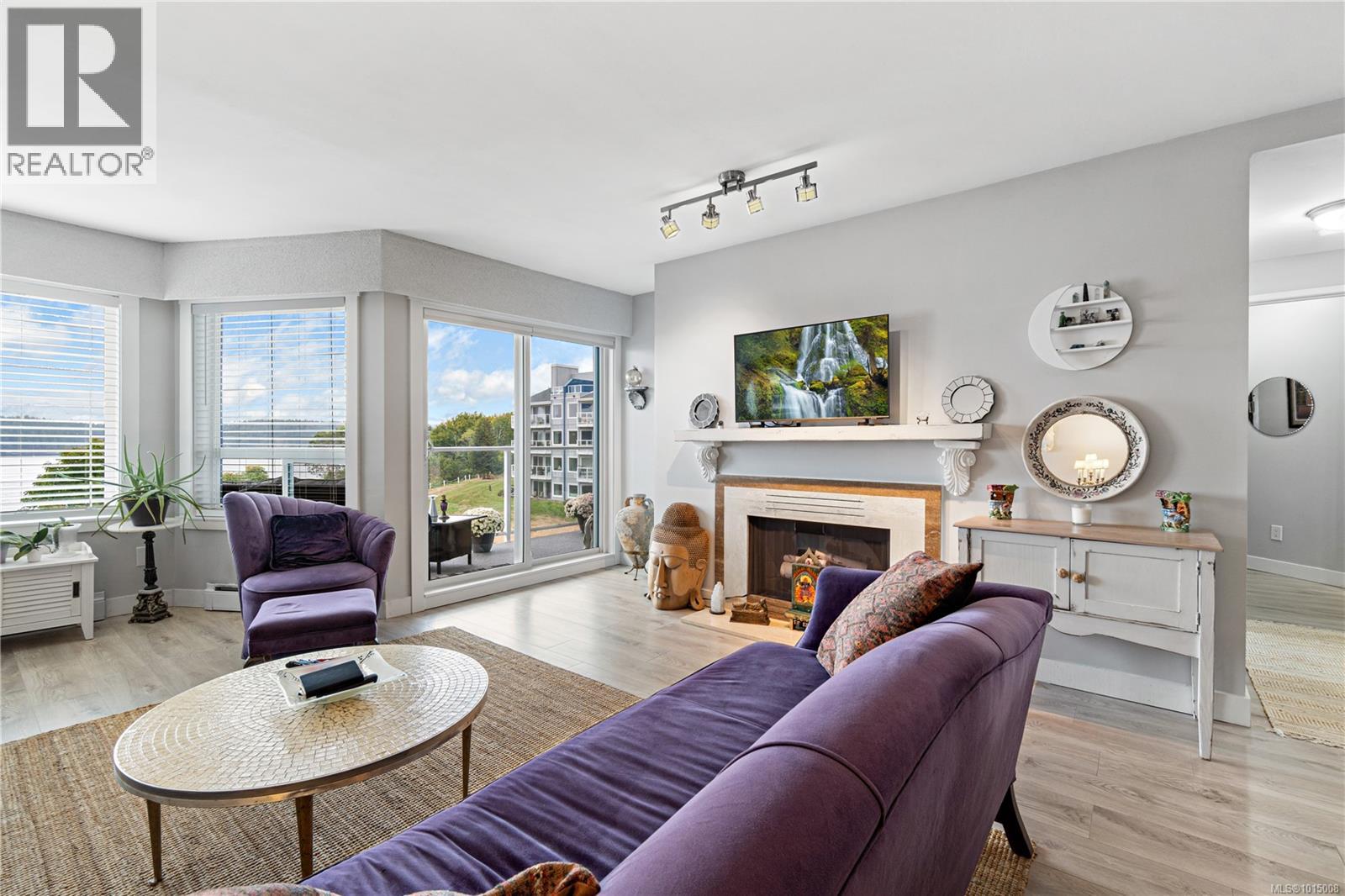 321 2562 Departure Bay Rd, Nanaimo