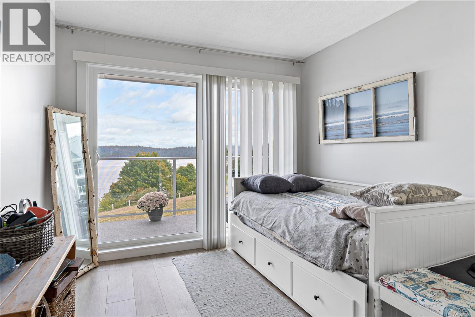 321 2562 Departure Bay Rd, Nanaimo