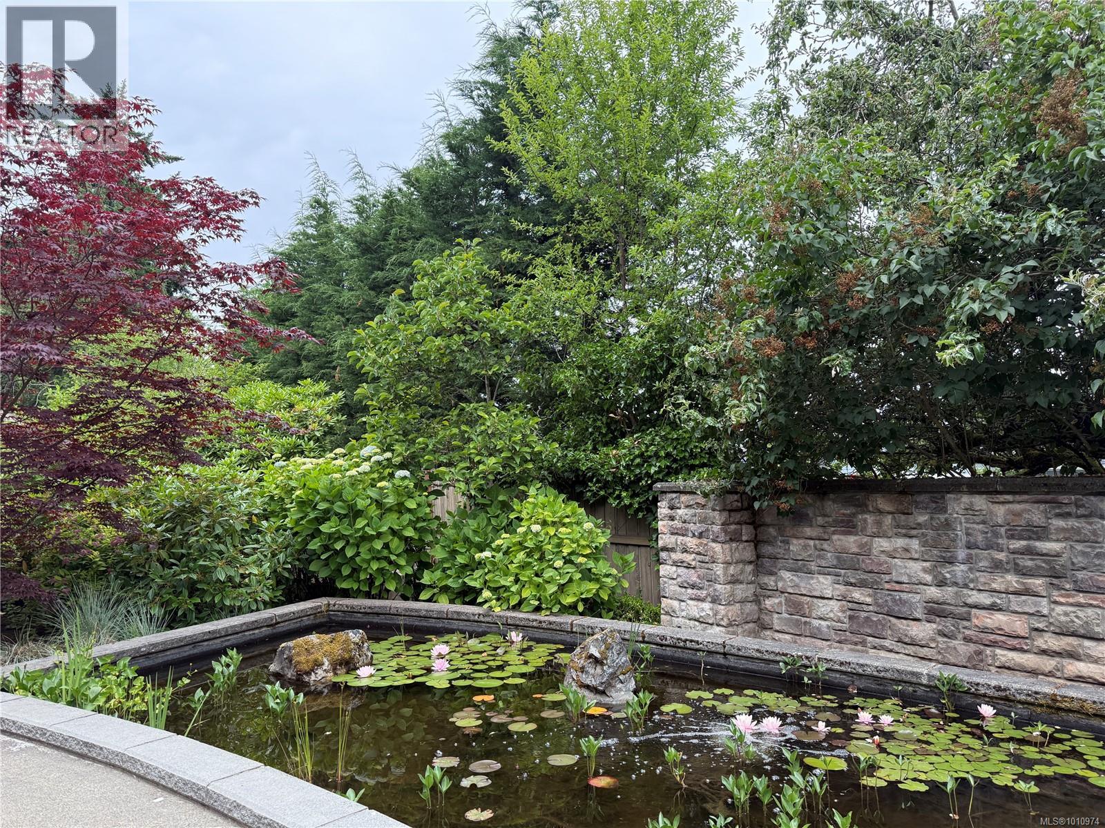 404 297 Hirst Ave W, Parksville