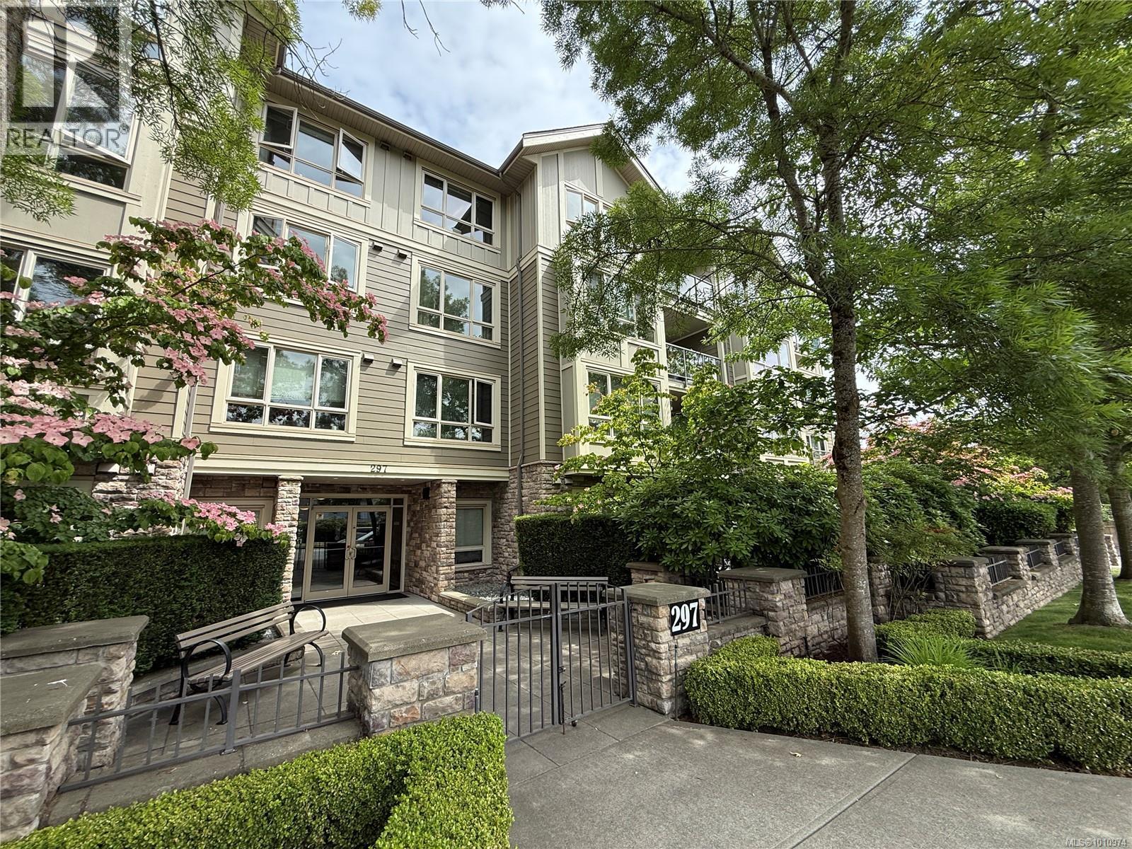 404 297 Hirst Ave W, Parksville