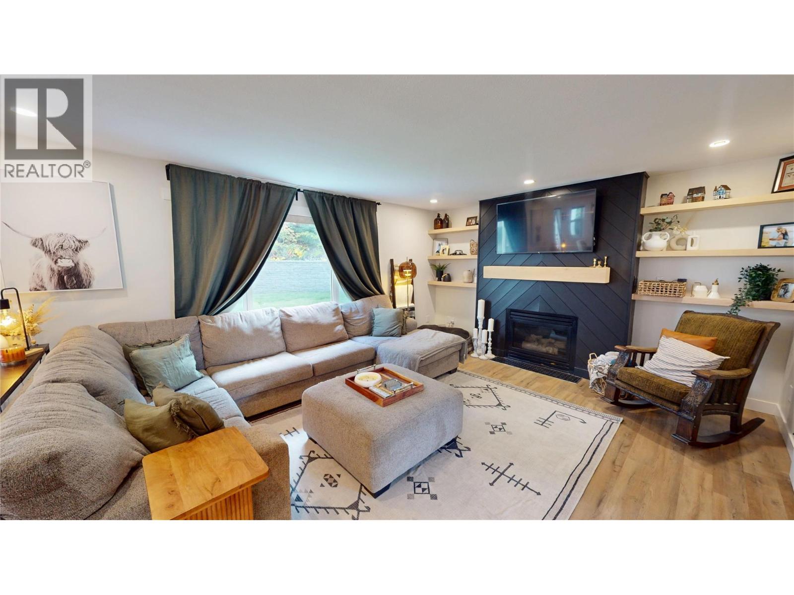 1646 MT PYRAMID Crescent, Cranbrook