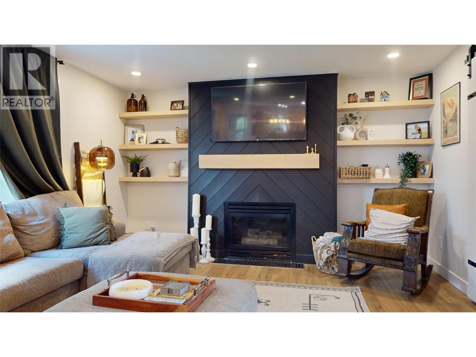 1646 MT PYRAMID Crescent, Cranbrook